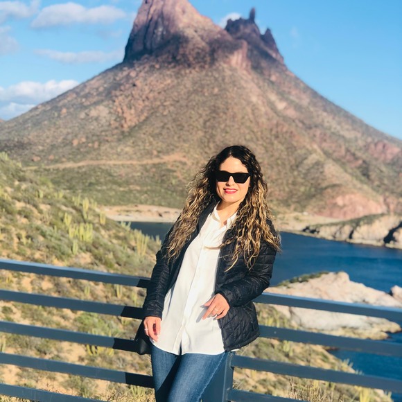 Meet your Posher, Laura - Picture 1 of 1